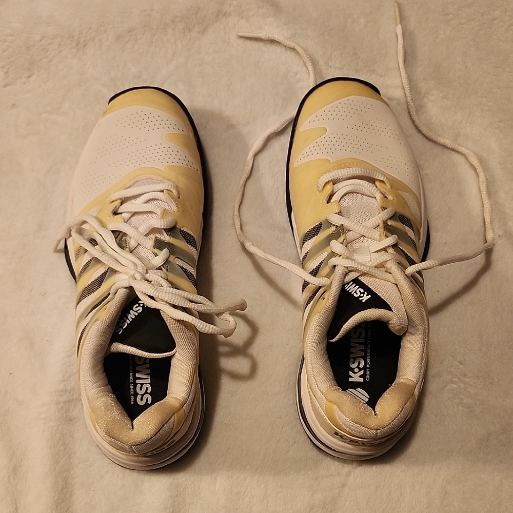 K-Swiss White and Cream Athletic Shoe (Cream Rubber does NOT appear that yellow)